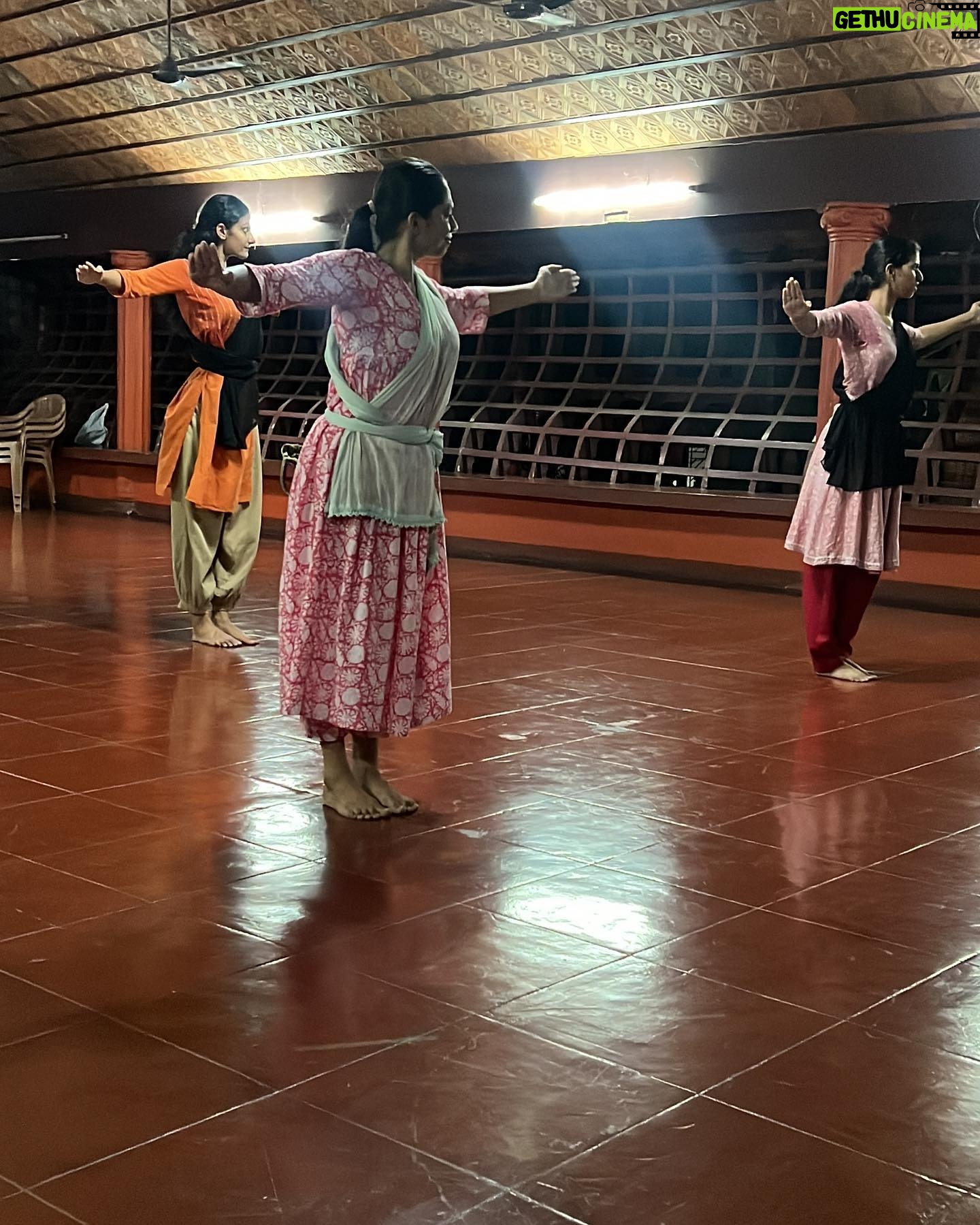 Henna Bella - 442 Likes - Life is a whirlwind at Dharani School of Performing Arts -just like my first picture, a little shaky, as if my head is spinning. But that's the beauty of it! 24/7, it's a joyful spin, and it mirrors my life nowadays. Swipe right to see the enchanting journey unfold. 🌪️
Dharani School of Performing Arts - where my heart and soul dance 24/7. In this sacred space, I'm immersed in the beauty of classical art, surrounded by incredible individuals who share a deep love and respect for this timeless form. Learning from my Guru feels like a divine blessing, and the art of teaching enriches my connection to classical arts even further. Music, dance, abhinaya they are the rhythms of my life. Grateful for the people of Dharani who make this journey extraordinary. 🎶💃🙏
And, for a little fun, bear with the last video it's just a lighthearted practice we had when ma'am was not around! 😉🤣