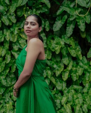 Henna Bella Instagram - 💚💚 

📸  @the_paappy 
Wearing @kharakapas
Styling @sunoonjamal
