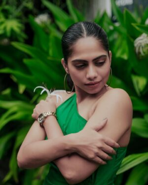 Henna Bella Instagram - 💚💚 

📸  @the_paappy 
Wearing @kharakapas
Styling @sunoonjamal