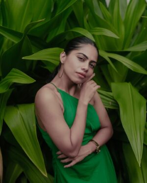 Henna Bella Instagram - 💚💚 

📸  @the_paappy 
Wearing @kharakapas
Styling @sunoonjamal