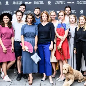 Henriette Confurius Instagram - schön wars, danke!!
Golden Twenties Premiere @filmfestmunich 
@soklug1 
@foxkino 
Merci @thonenegron für das wunderschönste Kleid!