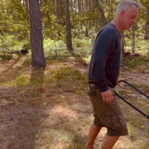 Henrik Schyffert Instagram - Kära dagbok. Idag har jag för första gången i mitt liv helt själv lyckats plocka isär och rengöra en förgasare så att den sedan två år dödsförklarade gräsklipparen startade igen. I am God! Creator of LIFE!!!