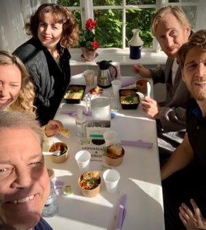 Henrik Schyffert Instagram - Ikväll drar säsong 4 av Sjölyckan igång! Fotodump från i somras…