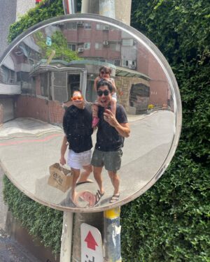 Henry Golding Instagram - Photo flump 🐌