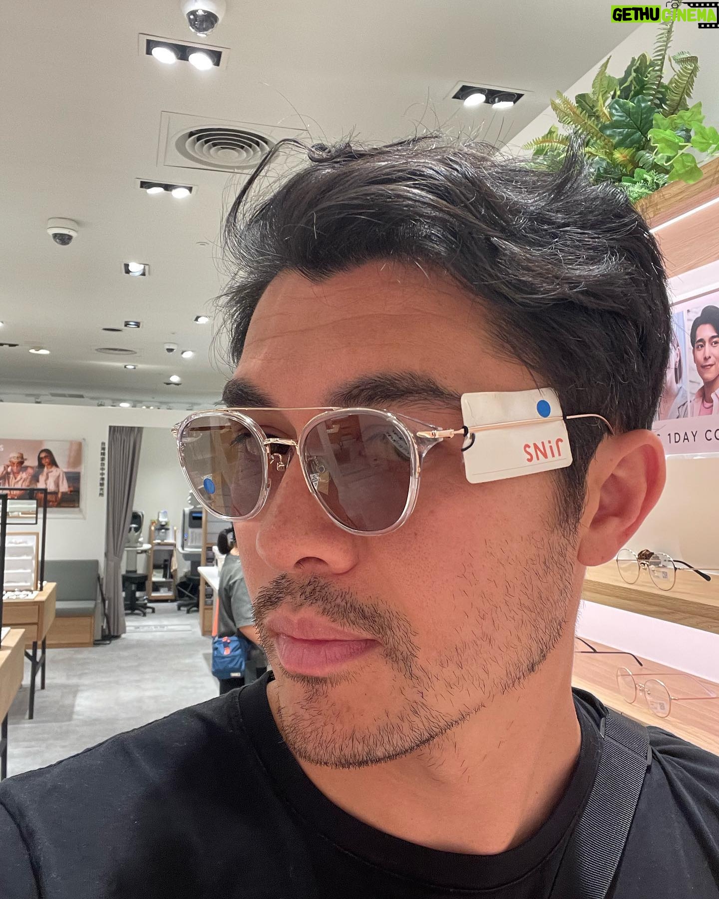 Henry Golding - 52K Likes - Photo flump 🐌