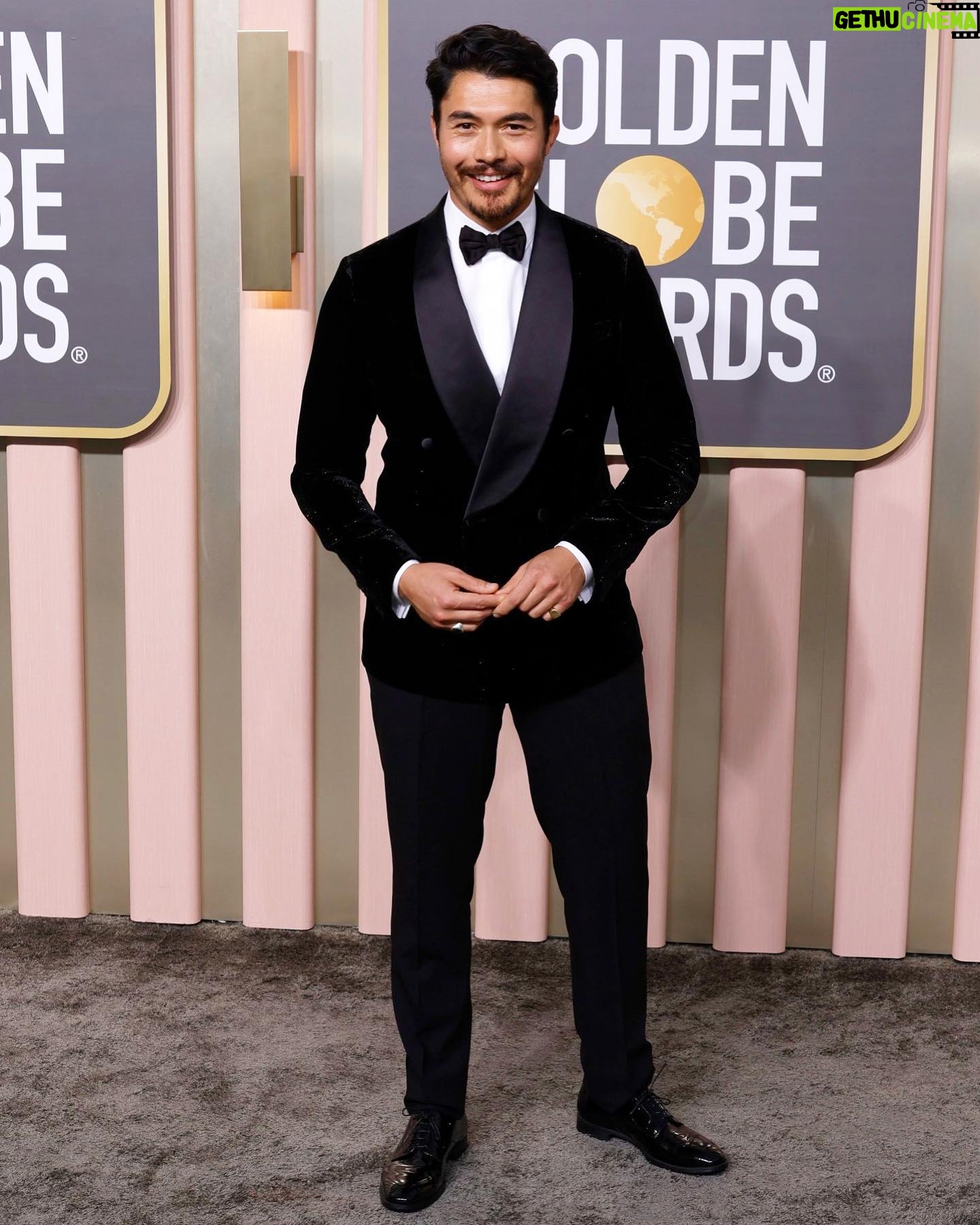 Henry Golding - 40K Likes - What a phenomenal night at @goldenglobes... I got to watch first hand @kehuyquan and @michelleyeoh_official win their respective category. What a mind blowing journey both of those legendary actors have had, inspiring on so many levels ♥️
I had the pleasure of presenting Best Actress in a motion picture drama wearing this beautiful tux by @giorgioarmani 🤵🏻♂️