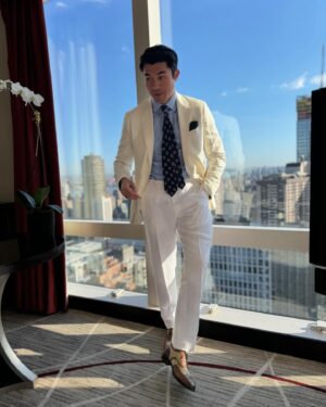 Henry Golding Instagram - Great to be back in the big apple ♥️

Cracking outfits by the wonderful @ralphlauren