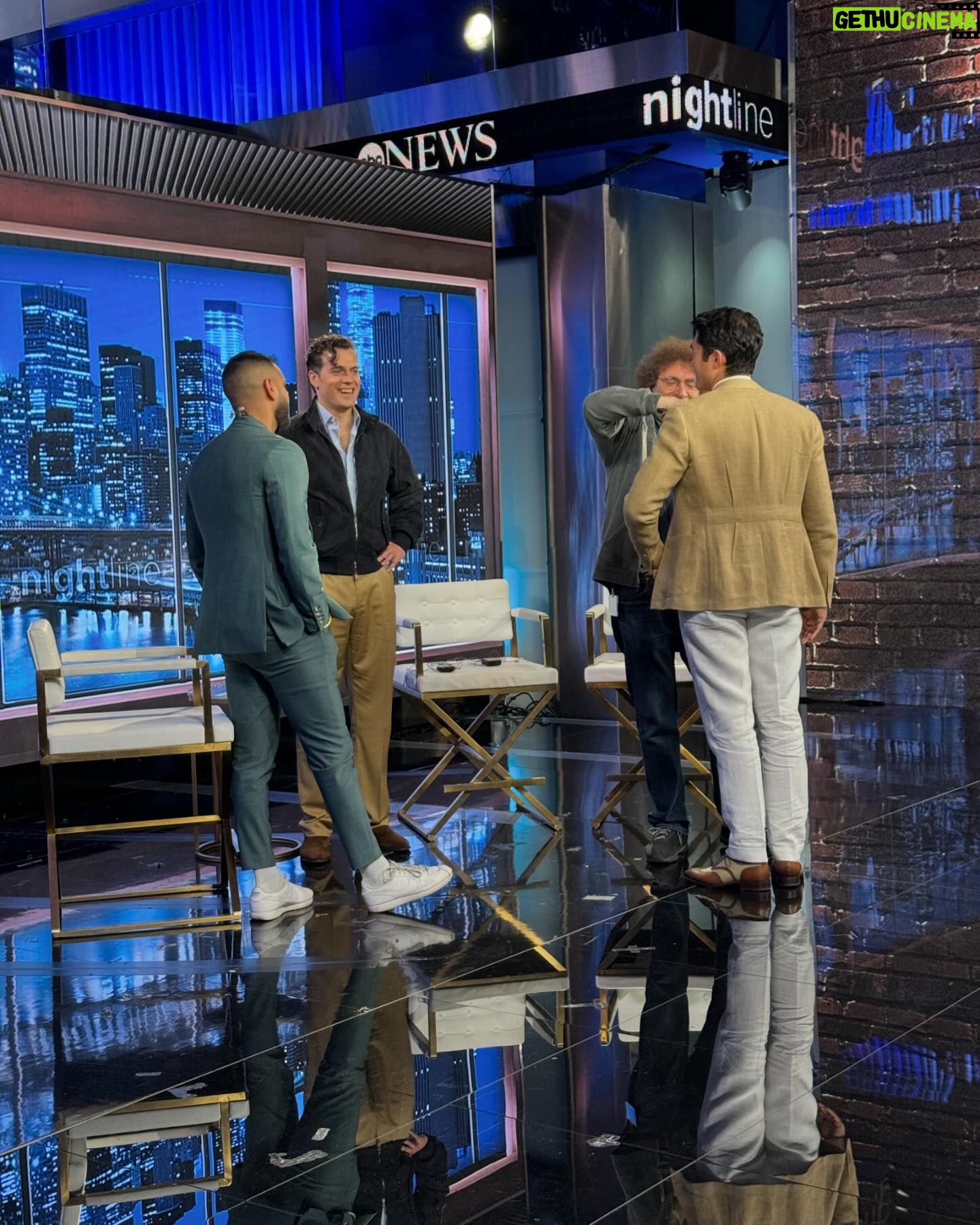 Henry Golding - 29.1K Likes - Great to be back in the big apple ♥️
Cracking outfits by the wonderful @ralphlauren