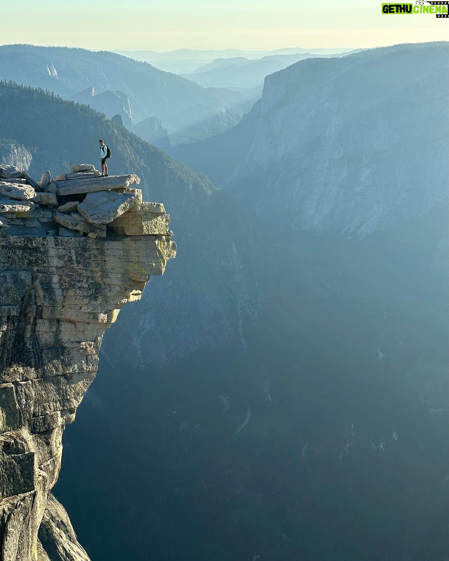 Henry Golding - 60K Likes - What a dream come true... One of the most iconic hikes in the world, Half Dome!
Over the pandemic I was obsessed with watching @kraigadams on YouTube and his phenomenal hikes all around the world (Check out his videos, they are insane and such a great escape in to nature). On a whim I messaged him and said that if he did California I would love to come... And we did just that!
Yosemite is phenomenal... ♥️
Big thanks to @audi for providing me with the Q8 to roadtrip up from LA 🙌🏼