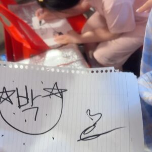 Heo An-na Instagram - MZ D-day

1차-인생네컷
2차-사주카페
3차-소안창살(mz맞아?)
4차-응암언니네포차
5차-친구네포차

술 한잔 안 먹고 5차까지 기어코 버티다가
갑상선의 부재로 급피곤😨
나 갈께 하고 집에감ㅋㅋㅋ
중간에 집에 가는 건 술 먹으나 안 먹으나
집순이의 본능인듯

#즐거워따
#신조사사게오
#세얼간이들