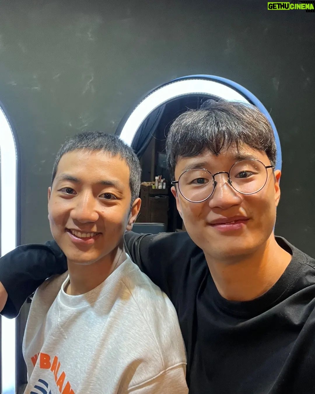 Heo Hoon - 27.9K Likes - 아쉽게 이번 시즌을 마무리해서 개인적으로 너무 아쉬운 시즌이였습니다. 많이 응원해주신 팬분들께 죄송합니다.🙏
건강하게 남자가 되어서 잘 돌아오겠습니다.저를 잊지 말아주세용😂❤
D리그 많이 사랑해주세요
KT도 많이 사랑해주세요
충성💪