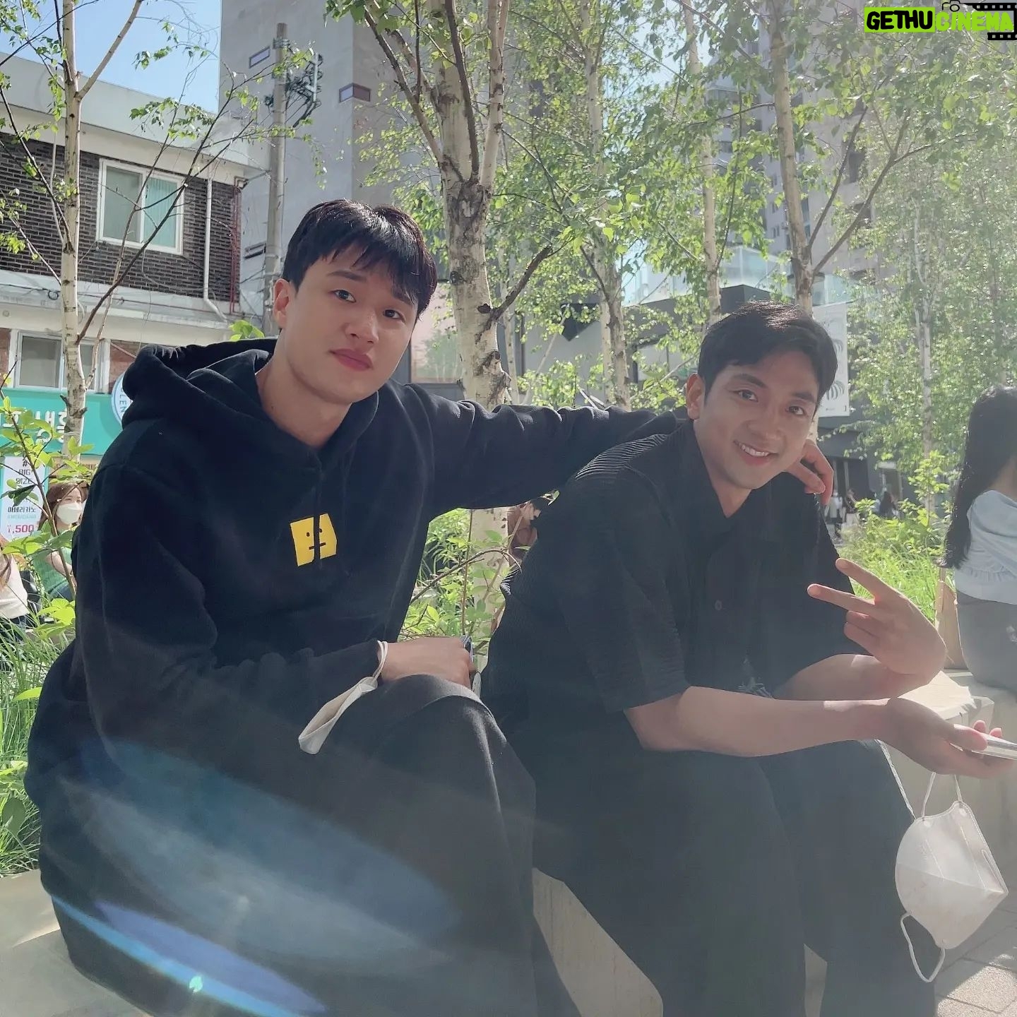 Heo Hoon - 12.7K Likes - 너무 너무 너무 너무 감사합니다❤
야 너두 핏 할수있어💪