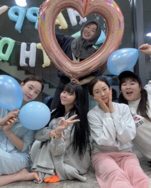 Heo Min Instagram - 다은 언니 생일 축하해🩷🩷