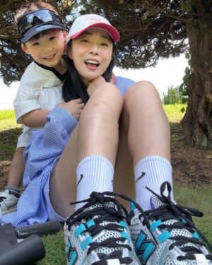 Heo Min Instagram - 누나 스내그골프 대회 따라간 갤러리 모자
오늘 잘했는데 저학년부가 너무 치열해서 아쉬웠어요
오늘 이글도 하고 잘해따 아이니 💜
실제 골프장에서 하니 더 재밌어하는 아이니

#스내그골프#바이스앤 @visen_daegu