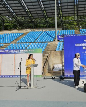 Heo Min Instagram - 오늘은 바이스앤 어린이골프 ⛳️시상식 다녀왔어요
시상식 진행자겸 학부모로 말이죠☺️
대회 첫 출전인 만3세 다누는 6홀에  16을 했답니다🤣 

#바이스앤#바이스앤골프 @visen_daegu