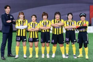 Heo Min Instagram - 오늘 밤 방송이네요! 개벤 VS 구척 💛🤍
오늘은 또 어떤경기가 펼쳐질까요ㅎㅎㅎ
#골때리는그녀들 ⚽️
여러가지 운동을 해봤지만 축구는 정말 단시간에 늘수있는 운동이 아닌것같아요 
잘하고싶다~~~~~~~~~~~~~격하게~~