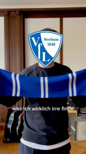 Herbert Grönemeyer Instagram - Wir spielen endlich wieder in Bochum, und zwar gleich viermal hintereinander. Eine wirklich große Ehre für mich, denn nicht nur mit der Stadt sondern auch mit dem Stadion verbinde ich eine Menge Erinnerungen. Und da mein fussballerisches Talent leider nicht ausreicht, um auf den heiligen Rasen zu dürfen, musste ich eben Musik machen. 

Wir alle wünschen dem Team des @vflbochum1848.official für heute viel Erfolg. Wir schauen zu und glauben an euch! 💪

#40Bochum
