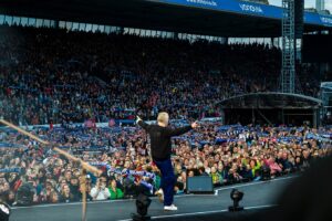 Herbert Grönemeyer Instagram - Das ging runter wie Öl. Bis später, Bochum!

📷: @carstenklickphotography 

#40BochumTour