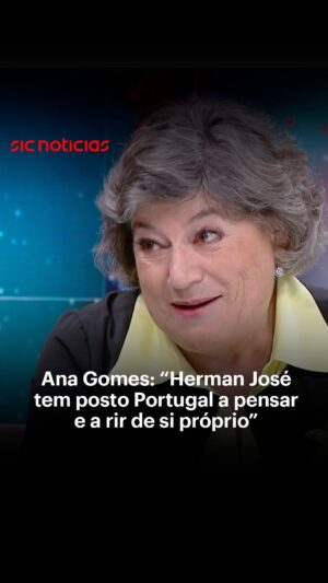 Herman José Instagram - Recentemente, Herman José completou 70 anos e 50 de carreira. O humorista português recebeu a Medalha de Mérito Cultural por parte do Governo e foi homenageado por muitas personalidades nacionais.

Na SIC Notícias, Ana Gomes destacou a “grande inteligência” de Herman, que “tem posto Portugal a pensar e a rir de si próprio”. E ainda esclareceu, em tom de brincadeira, que não são irmãos, numa referência às semelhanças entre ambos que muitas pessoas apontam.

Saiba mais através do link na bio.

#herman #hermanjose #comedia #humorista #portugal #ator #cultura #comentario #video #reel #sic #sicnoticias