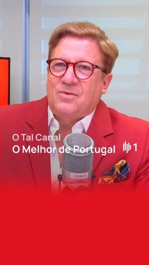 Herman José Instagram - Numa semana especial de comemoração dos 40 anos da estreia de “Tal Canal”, Rui Alves de Sousa recorda o programa de humor com o seu autor, Herman José. Uma conversa que revisita personagens e sketches que ainda hoje nos fazem rir, para ouvir de segunda a sexta e no domingo.

No primeiro episódio, Herman José conta-nos como surgiu o título d’“O Tal Canal” e o papel de José Niza na concretização do projeto.

▶️ Disponível na RTP Play.

#TalCanal #HermanJosé #especial #Antena1RTP