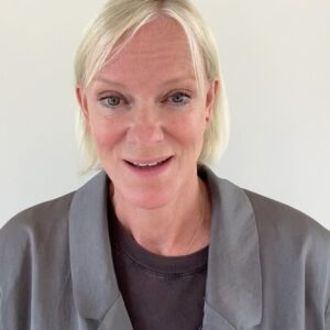 Hermione Norris Instagram - I’m supporting #women in sport time together campaign.
❤️@womeninsport_uk http://www.womeninsport.org/timetogether