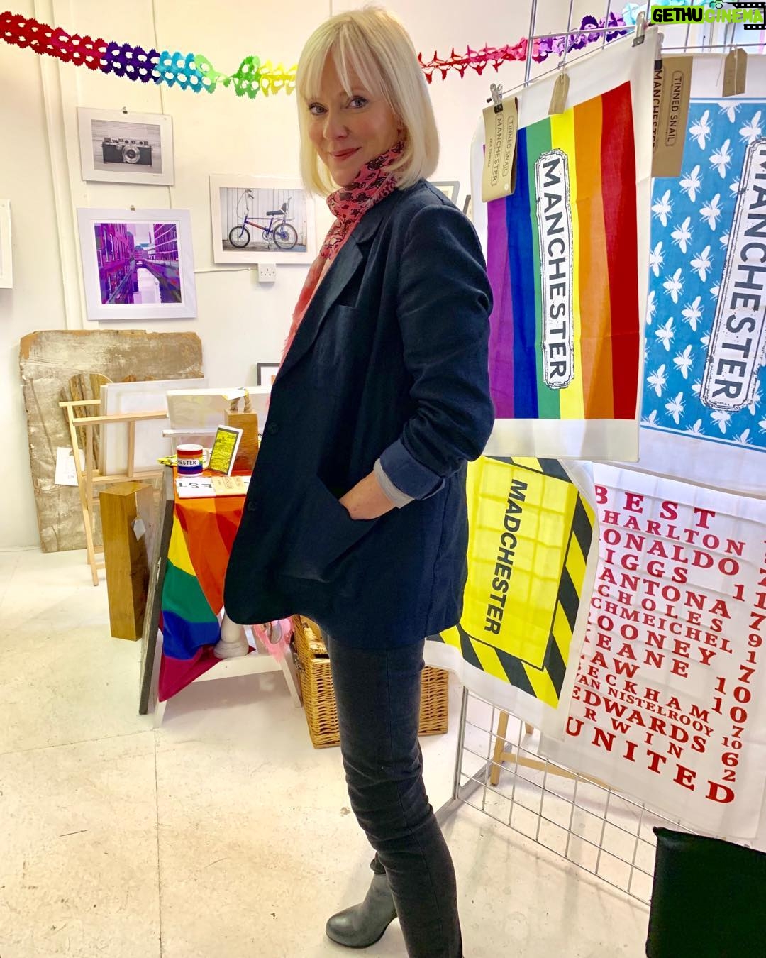 Hermione Norris - 1.8K Likes - Boyfriend jacket @vicandbert beautiful Australian designer❤️❤️❤️❤️