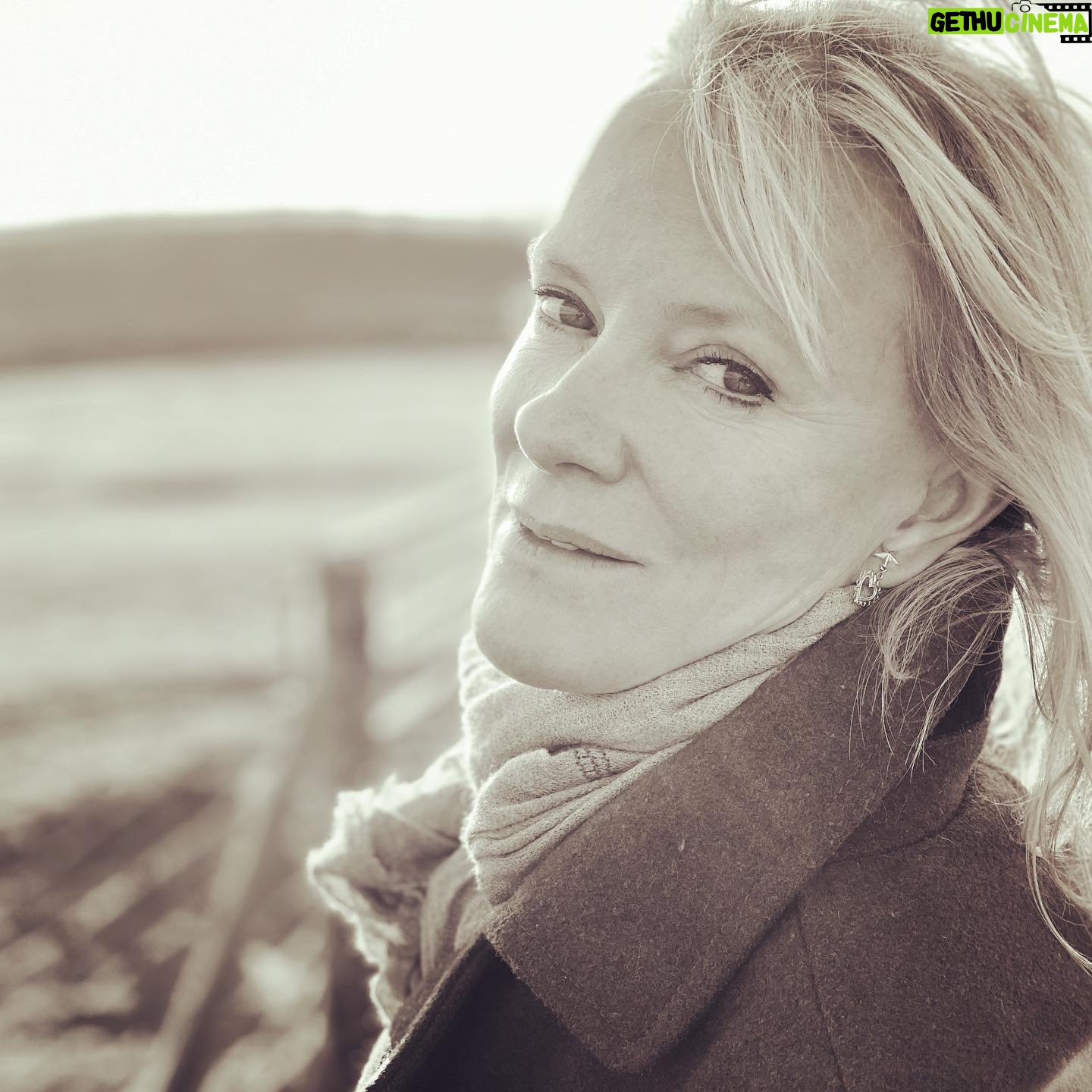 Hermione Norris - 2K Likes - Challenge accepted Thankyou
@zoelawlondon
#womensupportingwomen
❤️