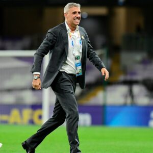Hernán Crespo Instagram - Clasificados para los cuartos de Final de la Asian Champions League! Estoy muy orgulloso de todos los jugadores de @alainfcae 

Qualified for the quarter-finals of the Asian Champions League! I’m very proud of all @alainfcae players.