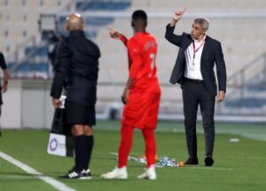 Hernán Crespo Instagram - Fin del partido
@duhailsc 1  vs @alwakrah_sc 0
Saludándonos con el Coach Márquez.

End of match
@duhailsc 1 vs @alwakrah_sc 0
Shaking hands with Coach Márquez.