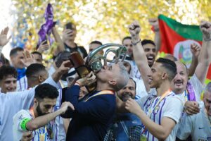Hernán Crespo Instagram - Somos Campeones de la Asian Champions League!
Estoy muy feliz por este título y este logro histórico tan importante para nuestro club y para todo el país. 
Nos merecimos este triunfo!
También hemos clasificado para jugar el nuevo Mundial de Clubes FIFA 2025 y la Copa Intercontinental de la FIFA.
Felicito a todos los Jugadores por su compromiso y entrega y el coraje con el que jugaron esta final y todo el campeonato!
Comparto esta alegría con mi Cuerpo Técnico, que trabaja con tanto compromiso y pasión para lograr los mejores resultados.
Gracias a todo el club, a todos los que trabajan en @alainfcae y nos ayudan para poder agregar valor día a día con profesionalismo y comodidad.
Gracias a la gente que nos acompañó y apoyó a lo largo de todo el campeonato.
Estamos felices! 

Seguiremos trabajando para seguir logrando grandes objetivos!
Gracias.

We are Asian Champions League Champions!
I am very happy for this title and this historical achievement so important for our club and for the whole country. We deserved this victory!
We have also qualified to play in the new FIFA Club World Cup 2025 and the FIFA Intercontinental Cup.
I congratulate all the players for their commitment and dedication and the courage with which they played this final and the whole championship!
I share this joy with my coaching staff, who work with so much commitment and passion to achieve the best results.
Thanks to the whole club, to all those who work in @alainfcae and help us to add value day by day with professionalism and comfort.
Thanks to the people who accompanied and supported us throughout the championship.
We are very happy! 

We will continue working to achieve great goals!
Thank you.