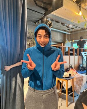 Hideo Ishiguro Instagram - 『衣装チェンジなんで合間にこれ着ててください』
石黒「わかりました」