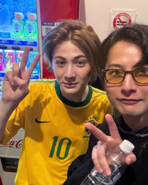 Hideo Ishiguro Instagram - 🎤
Thanks @lmkmatty 
出会って、すぐTikTokでバズる。TikTokてすごい。
Live最高だたよ