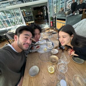 Highdee Kuan Instagram - om weer eendelijk terug te zijn in nederland, en dan nog wel om onze show te promoten en over representatie te kunnen praten, fans ontmoeten, vrienden zien, was echt een van de meest bijzondere momenten- een full circle moment die ik nooit zal vergeten. 

a big thank you to to @netflixnl   @panasiancollective for hosting such an incredibly thoughtful panel event and press junket in the country i grew up in and to meet so many of you was so lovely. i get chills. oh and i got to eat all my fav childhood snacks?? geweldig. x