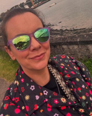 Hilary Rose Instagram - Looking super smug in @demmiisaac costume jacket from @theyoungoffenders 😎 

LOVE THIS jacket!