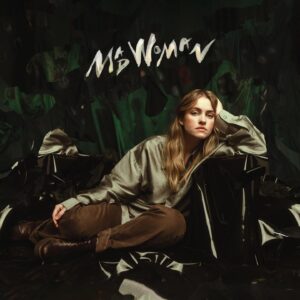Hilde Skaar Instagram - «Mad Woman, Pt.1» is oooout!!!! 😭 This is a weeeird but amazing day. I’m so proud of the album and everyone who’s been a part of making it with me ❤️ Thank you to @fannyhultman , @kerstinljungstrom , @askjells , @mathiaswang , @nickhahnnn and @katmando.kino for writing these songs with me 🥹 And thank you soo much to @eivindhelgerod for producing the album with me these past three months!! It’s been such a great experience! 💚 Alriiiite enjooooooy Mad Woman!!!! 

Photo by @martinbremnes, makeup by @katarina.artistry, styling by @alvabrosten, artwork by @keidsnes
