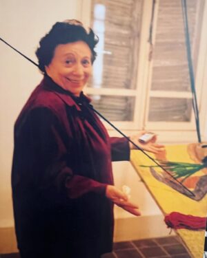 Hili Yalon Instagram - 1929-2024
סבתוש!  מנסה לייצר חיים בתוכי ליצור לך המשכיות את האדמה שלי ולאדמה את שבה תודה על הנדיבות האהבה האין סופית  הדוגמה  לשאהבה קיימת בעולם עשייה וניצוץ בעניים ואוכל… הקשבה אמיתית הנהון בראש ראית אותי כמו שאני אומרים שצריך מישהו אחד שיאמין בך אצלי זו היית את סבתא רכה שלי מתוקה שלי טובה שלי מקווה שאמשיך אותך בכל חלקייך הטובים קדימה ואהיה כמוך בת אדם שפויה חברותית שאף רעש לא מפריע לה ובכלל סופר קול..נתינה בלתי נגמרת למשפחה שלך לזולת חלוצת העצמאיות יצירתיות  ואיזה טיולים ואיזה אוכל ואיזה זכרונות סבתא שרה האחת והיחידה תודה תודה תודה