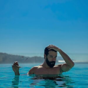 Hilmi Cem İntepe Instagram - 😇🤍

@sireneluxuryhotelbodrum 

#davet
#keşfet