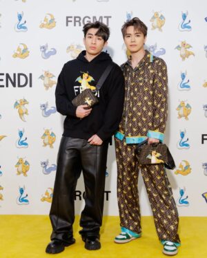 Hins Cheung Instagram - 好多謝大家尋日陪我玩 Pokémon Go玩到嚟到金鐘太古廣場 @fendi 😘 仲有得喺現場同大家慶功真係好開心 🫶🏻

你睇下, 舖頭入面呢度有隻好大隻嘅 #啟暴龍 吖 🥰好榮幸可以率先同 Tyson 仔 @tysonyoshi 以及各位賓客一齊欣賞 由 #Fendi 同 #FRGMT 以及 #Pokémon 聯乘嘅全新系列 💛 如果你都係Pokémon Fans嘅話, 記得帶佢哋返屋企喇 😍

#FendiFRGMTPokemon #FENDI @Fendi