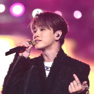 Hins Cheung Instagram - Po返星加坡音樂節嘅相先 

Thank you 📸@lala_sintt
