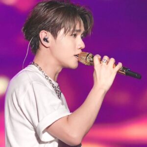 Hins Cheung Instagram - Po返星加坡音樂節嘅相先 

Thank you 📸@lala_sintt