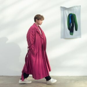 Hins Cheung Instagram - 三宅一生 巴黎之約

A huge thanks to @HOMMEPLISSE_ISSEYMIYAKE  for the invitation to the HOMME PLISSÉ #ISSEYMIYAKE AUTUMN/WINTER 2024 show at #ParisFashionWeek. Each pleat and fold of the #HOMMEPLISSÉ ISSEYMIYAKE collection showcased a seamless blend of comfort and elegance—a true testament to style and sophistication. #PFW2024

#HOMMEPLISSE_ISSEYMIYAKEHK #ISSEYMIYAKEHK #ISSEYONME

📸 @cow10_