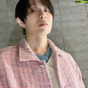 Hirofumi Araki Instagram - 劇場に向かう時は、羽二重を巻くから帽子をかぶる癖がついていた🧢
公演期間じゃないから帽子を被らずに出掛けてみた🌸