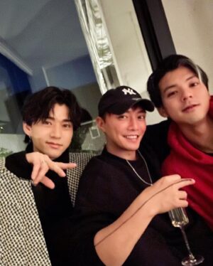 Hiroki Narimiya Instagram - たくさん笑った。
プレゼント交換ワクワク。
僕のプレゼント喜んでもらえるかドキドキ。
そしてお腹いっぱいでいい感じに酔っ払いでしたhaha:)

#christmasparty 
#クリスマスパーティー