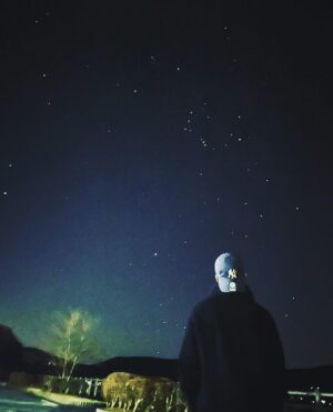 Hiroki Narimiya Instagram - ハイキングで山梨県へ→
−1°cの星空に感動した。
#マイナス1度 #星空
