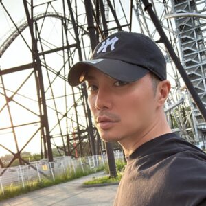 Hiroki Narimiya Instagram - 友達と富士急に行ってきました！
降水確率80%だったのに奇跡的に1度も降られずに、最後に綺麗な富士山も見れました:)
帰りに温泉とサウナ、いい感じに整って帰ってきました。

#富士急ハイランド 
#大人遊園地