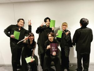 Hiroki Yasumoto Instagram - #コンテリング 
#親の奢りで2024春
#東京公演
お疲れ様でした。
二日間とも、体力の限界までやり抜いた気がします笑
大阪公演もよろしうお願いいたします。
トッシーが後ろ向いてるのはジャンプしようとしてしくじった瞬間だからです笑

#井上喜久子
#種崎敦美
#西山宏太朗

#井上麻里奈
#日笠陽子
#武内俊輔

#豊永利行

#小野賢章
#安元洋貴