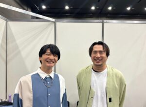 Hiroki Yasumoto Instagram - 男子楽屋で撮ろうとしたらフラリと禎丞がどこかに行ってしまった瞬間と、
VRを高垣と遊んだ時の写真

いい時間だったな。
久々に会う人たちもいて、嬉しかった。

#SAOゲーム攻略会議2023
#島崎信長
#強めの世界観と優しさが素敵
#いいやつ

#高垣彩陽
#いつも元気な駄洒落好き
#いいやつ

#安元洋貴のupし忘れ写真館