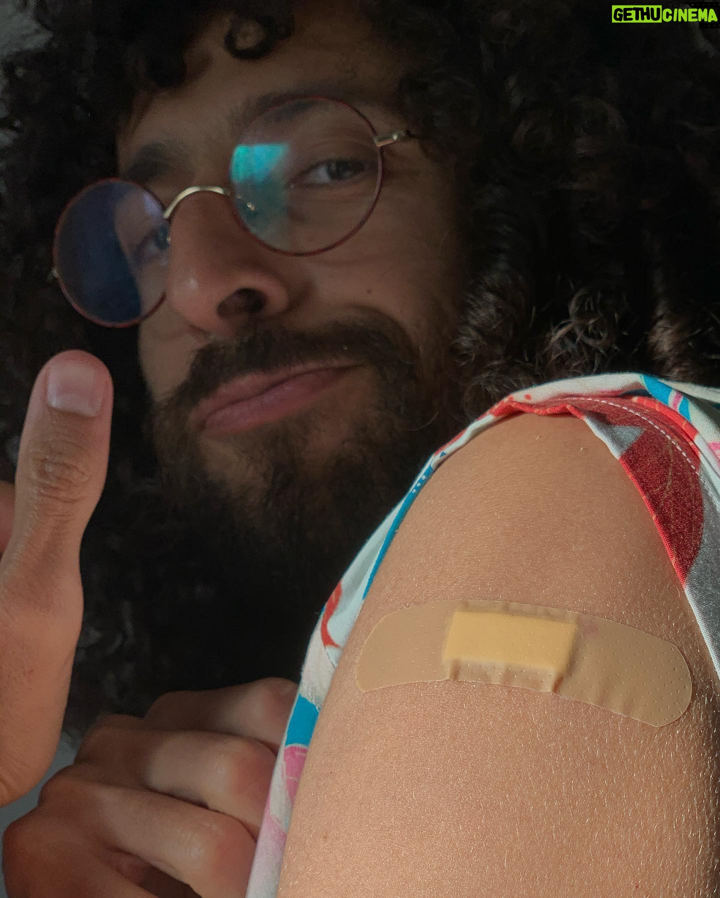 Hisham Fageeh - 1.4K Likes - اخذت اول جرعة من اللقاح ولله الحمد 💉 🧿