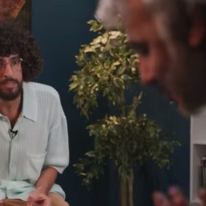 Hisham Fageeh Instagram - أولا كل عام وأنتم بخير ربي يتقبل منكم صيامكم وقيامكم ان شاء الله 🤲🤍🌙❤️
ثانيا فتحت شركة بين لوس انجلوس وجدة وحاب استعرض تصميم @mooni.studio لشعار <<ضبّاب>>. 
ثالثا حاب القي تحية طيبة ابدية لاخويا وحبي @bidzsaleh