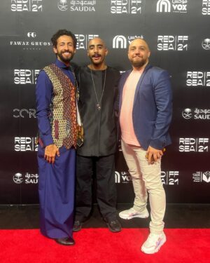 Hisham Fageeh Instagram - Thankful for @anasbatahaf
Thankful for @marwanghazirii for composing an epic original sound track (OST) for @fayspalette 
Thankful for all the family who made the film and premier a night to remember 
Thankful for everyone who danced at my DJing debut at the premier afterparty! I am so blessed and lucky الحمدلله